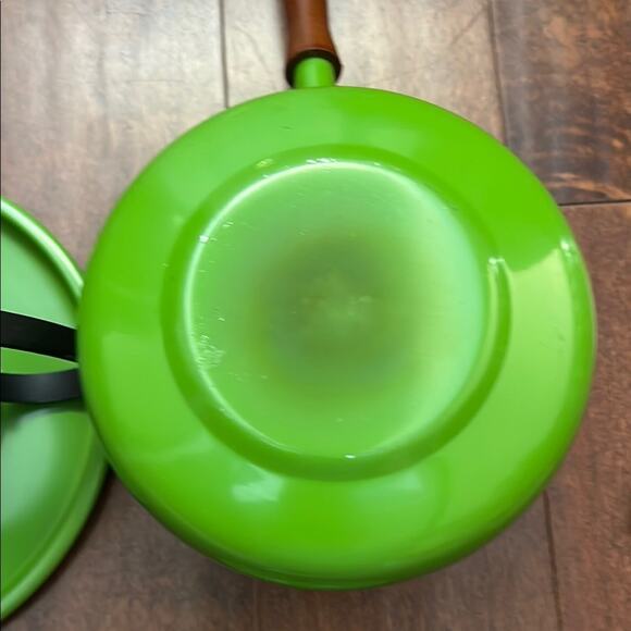 Vintage Green Fondue Set with Wood and Stainless Forks - Picture 13 of 16